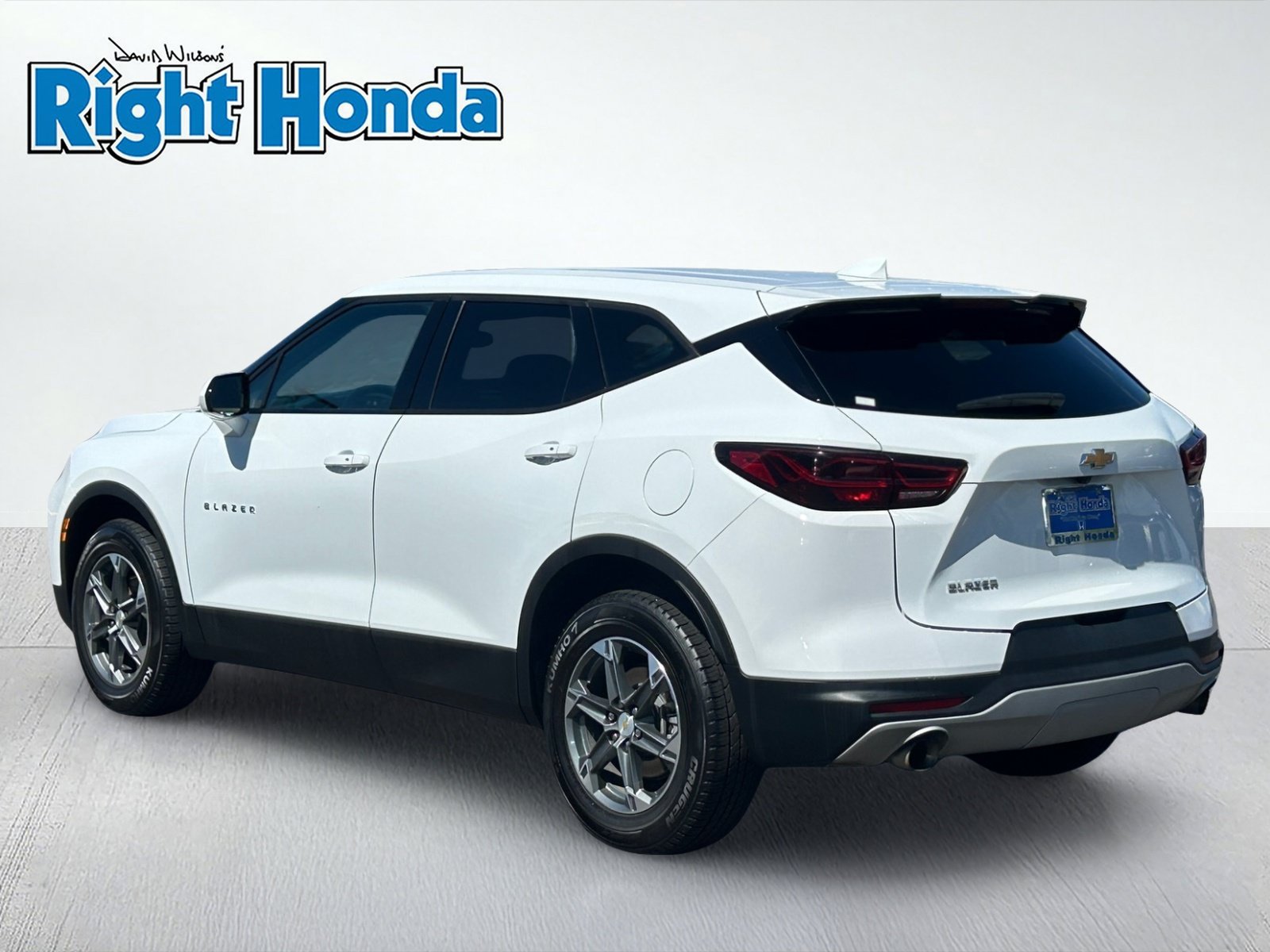 Used 2025 Chevrolet Blazer LT FWD image 4