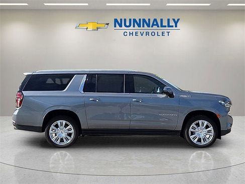 Certified 2022 Chevrolet Suburban High Country image 6
