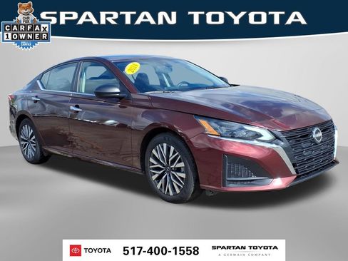 Used 2024 Nissan Altima 2.5 SV FWD image 4