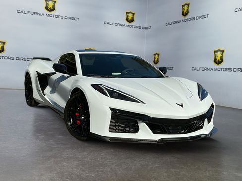 Used 2024 Chevrolet Corvette Z06 image 3