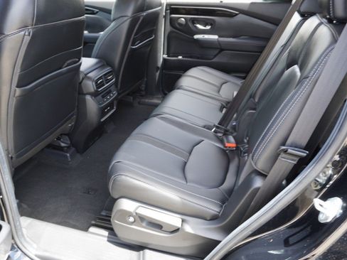 Used 2025 Honda Pilot Touring image 32