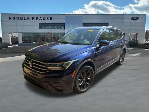 Used 2022 Volkswagen Tiguan SE FWD image 3