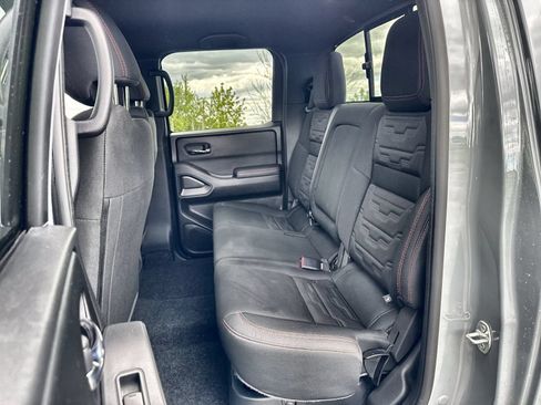 Used 2025 Nissan Frontier PRO-4X AWD/4WD image 14