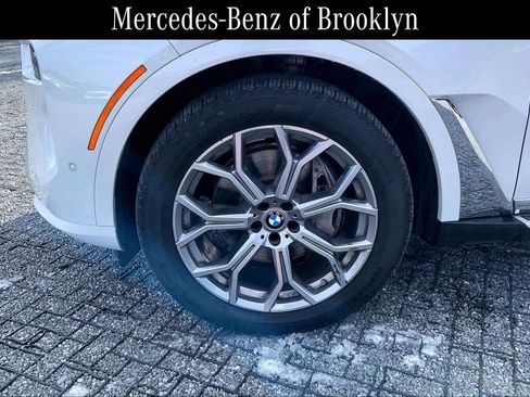 Used 2025 BMW X7 xDrive40i w/ Premium Package image 10