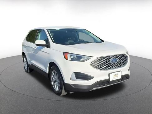 Used 2024 Ford Edge SEL AWD/4WD image 3