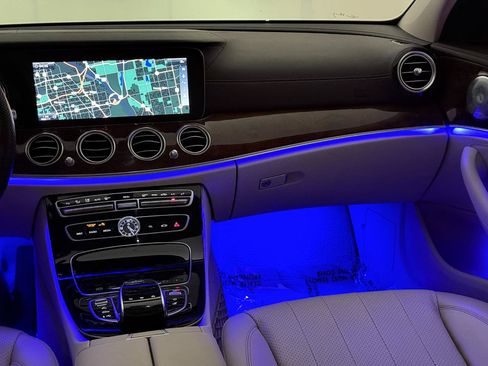 Used 2017 Mercedes-Benz E 400 4MATIC Wagon image 28