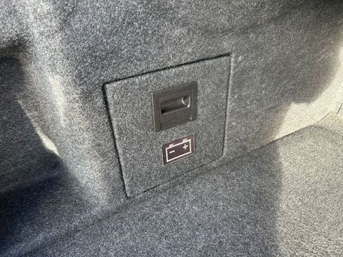 Used 2017 Chevrolet Impala LT image 13