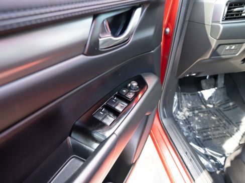 Used 2018 MAZDA CX-5 Touring image 7