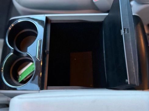 Used 2019 Toyota Sienna XLE w/ XLE Navigation Package image 28