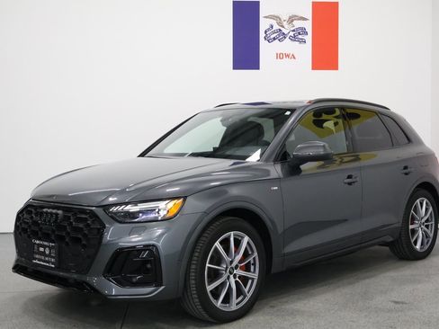 Used 2024 Audi Q5 e Prestige w/ Prestige Package image 8