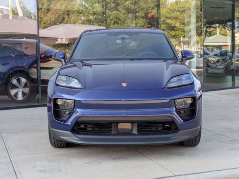 New 2025 Porsche Macan 4 Electric AWD/4WD image 6