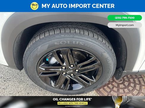 Used 2025 Chevrolet Trax ACTIV FWD image 9
