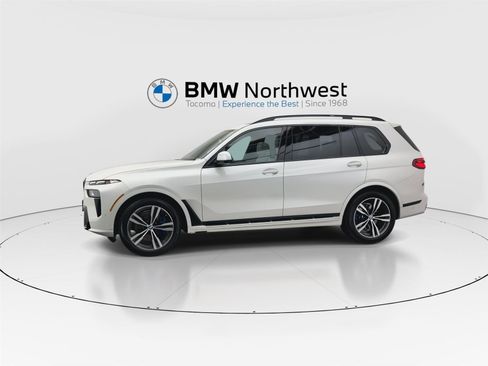 Used 2025 BMW X7 xDrive40i AWD/4WD image 10