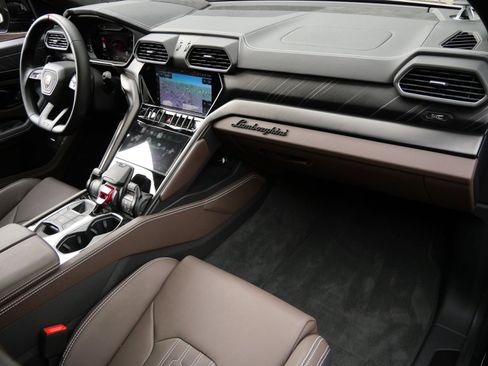 Used 2024 Lamborghini Urus S image 24