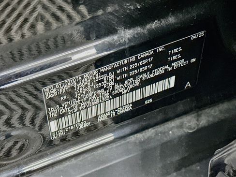 Used 2025 Toyota RAV4 LE AWD/4WD image 12