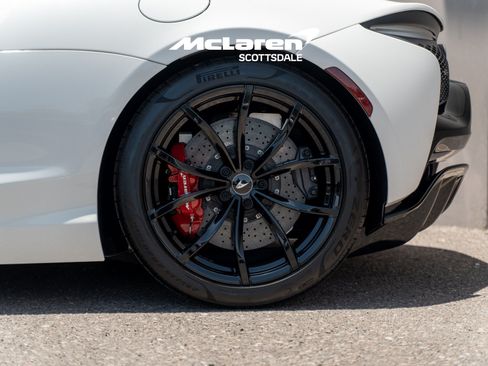 Used 2023 McLaren Artura RWD image 27