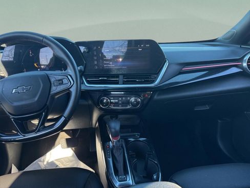 Used 2024 Chevrolet Trax RS w/ Driver Confidence Package image 11