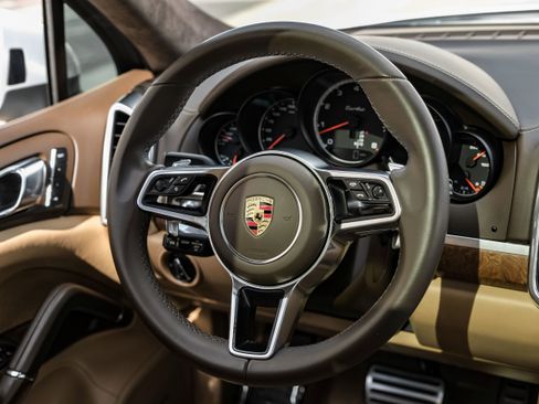 Used 2016 Porsche Cayenne Turbo w/ Premium Plus Package AWD/4WD image 16