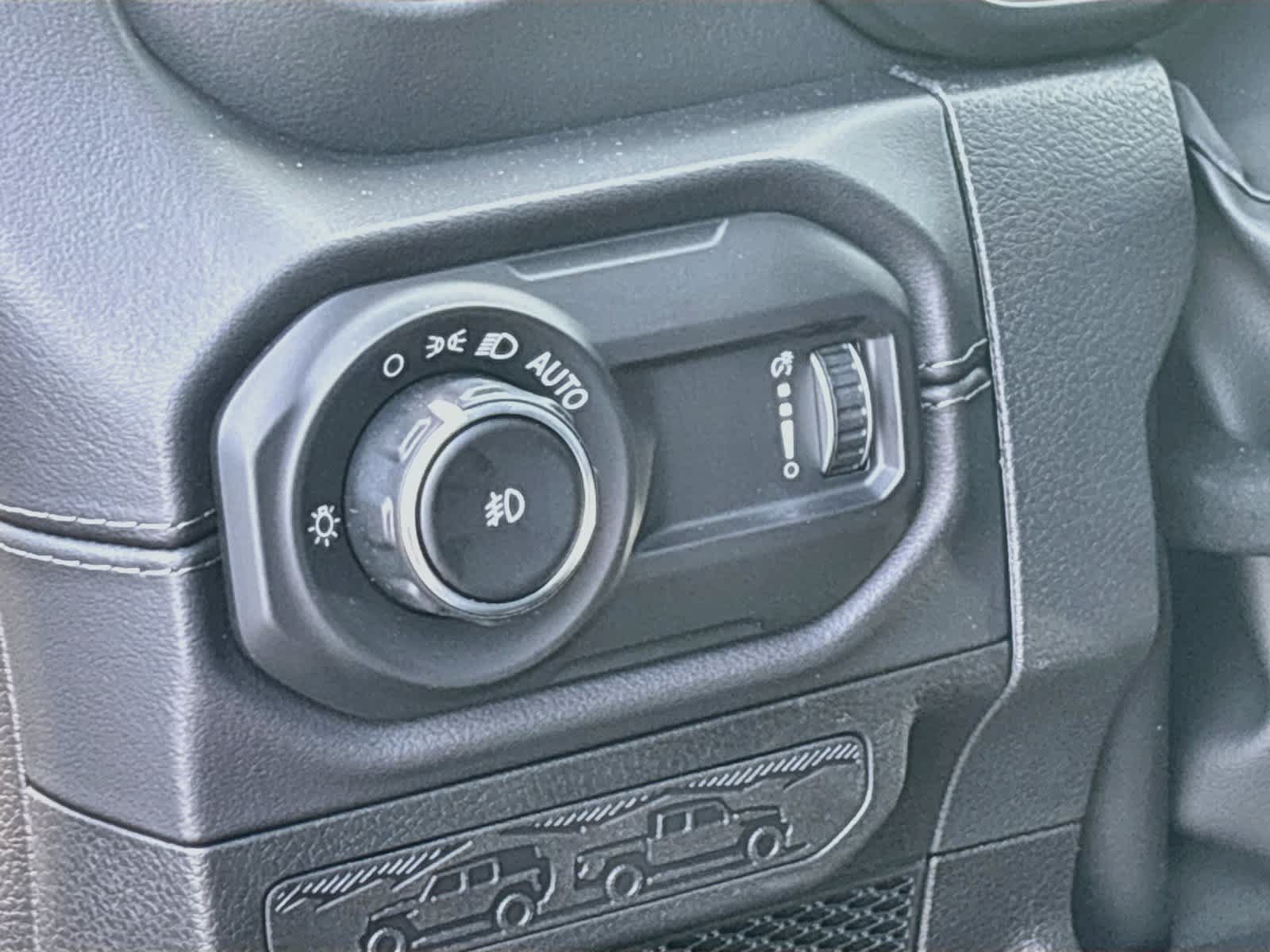 New 2026 Jeep Wrangler Unlimited Sahara AWD/4WD image 10