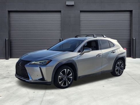 Used 2019 Lexus UX 200 image 7