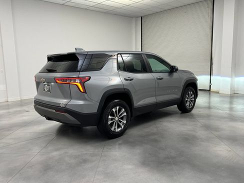 Used 2026 Chevrolet Equinox LT FWD image 9