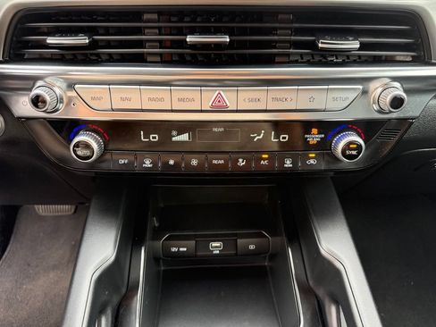 Used 2022 Kia Telluride LX AWD/4WD image 23