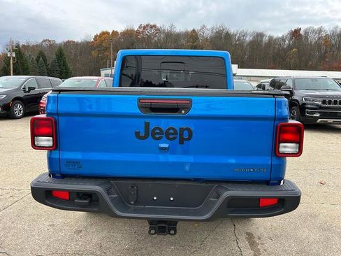 New 2025 Jeep Gladiator Sport image 4