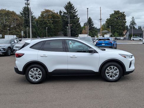 Used 2025 Ford Escape Active AWD/4WD image 6