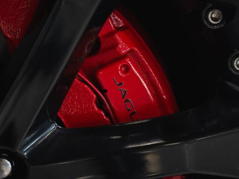 Used 2020 Jaguar F-TYPE Convertible RWD image 17