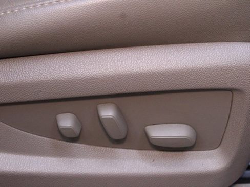 Used 2015 Chevrolet Tahoe LTZ image 9