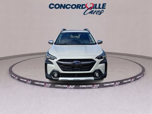 Certified 2023 Subaru Outback Touring AWD/4WD image 3