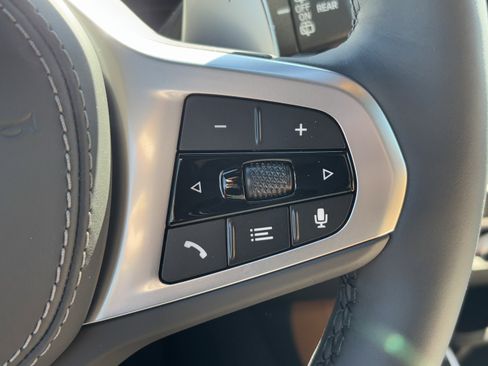 Used 2026 BMW X5 xDrive50e w/ M Sport Package image 22