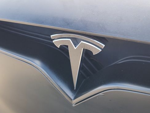 Used 2020 Tesla Model X Long Range image 11