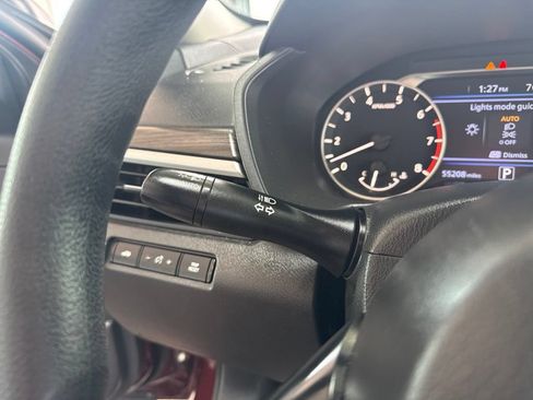 Used 2025 Nissan Altima 2.5 SV FWD image 19
