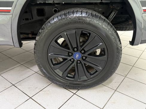 Used 2019 Ford F150 Lariat w/ Equipment Group 502A Luxury AWD/4WD image 14