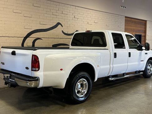 Used 2003 Ford F350 2WD Crew Cab DRW Super Duty image 4