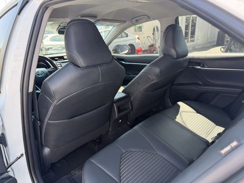 Used 2018 Toyota Camry SE FWD image 10