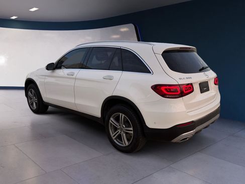 Used 2021 Mercedes-Benz GLC 300 4MATIC image 3