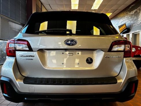 Used 2018 Subaru Outback 2.5i Limited image 57