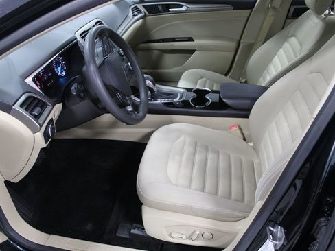 Used 2014 Ford Fusion SE FWD image 21