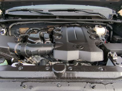 Used 2024 Toyota 4Runner TRD Off-Road Premium image 33