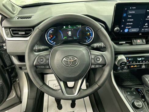 Used 2024 Toyota RAV4 XLE Premium image 4