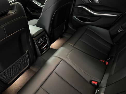 Used 2023 BMW 330i Sedan w/ Driving Assistance Package image 28