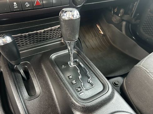 Used 2015 Jeep Wrangler Unlimited Sport w/ Quick Order Package 24S image 23