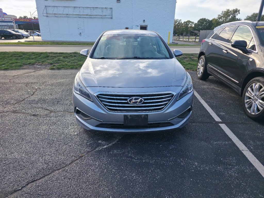 Used 2017 Hyundai Sonata SE w/ Cargo Package FWD image 1