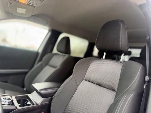 Used 2022 Mitsubishi Outlander ES image 18