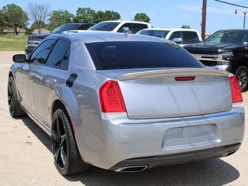 Used 2017 Chrysler 300 Limited w/ 300 Premium Group AWD/4WD image 5