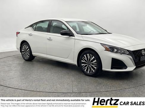 Used 2025 Nissan Altima 2.5 SV FWD image 1