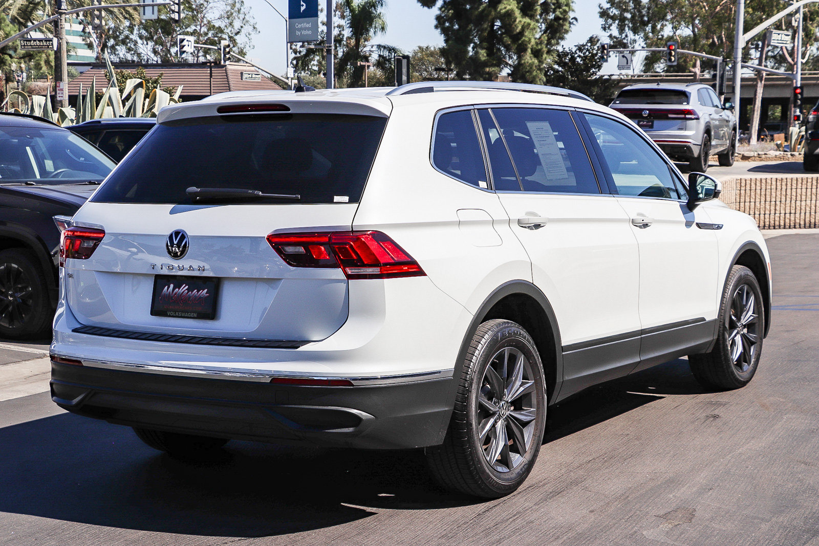 Used 2023 Volkswagen Tiguan SE FWD image 6