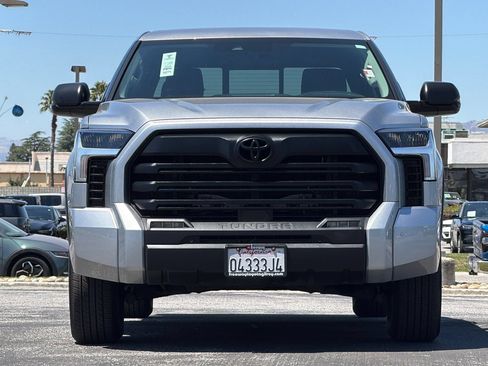 Used 2022 Toyota Tundra SR5 w/ SR5 Convenience Package AWD/4WD image 11